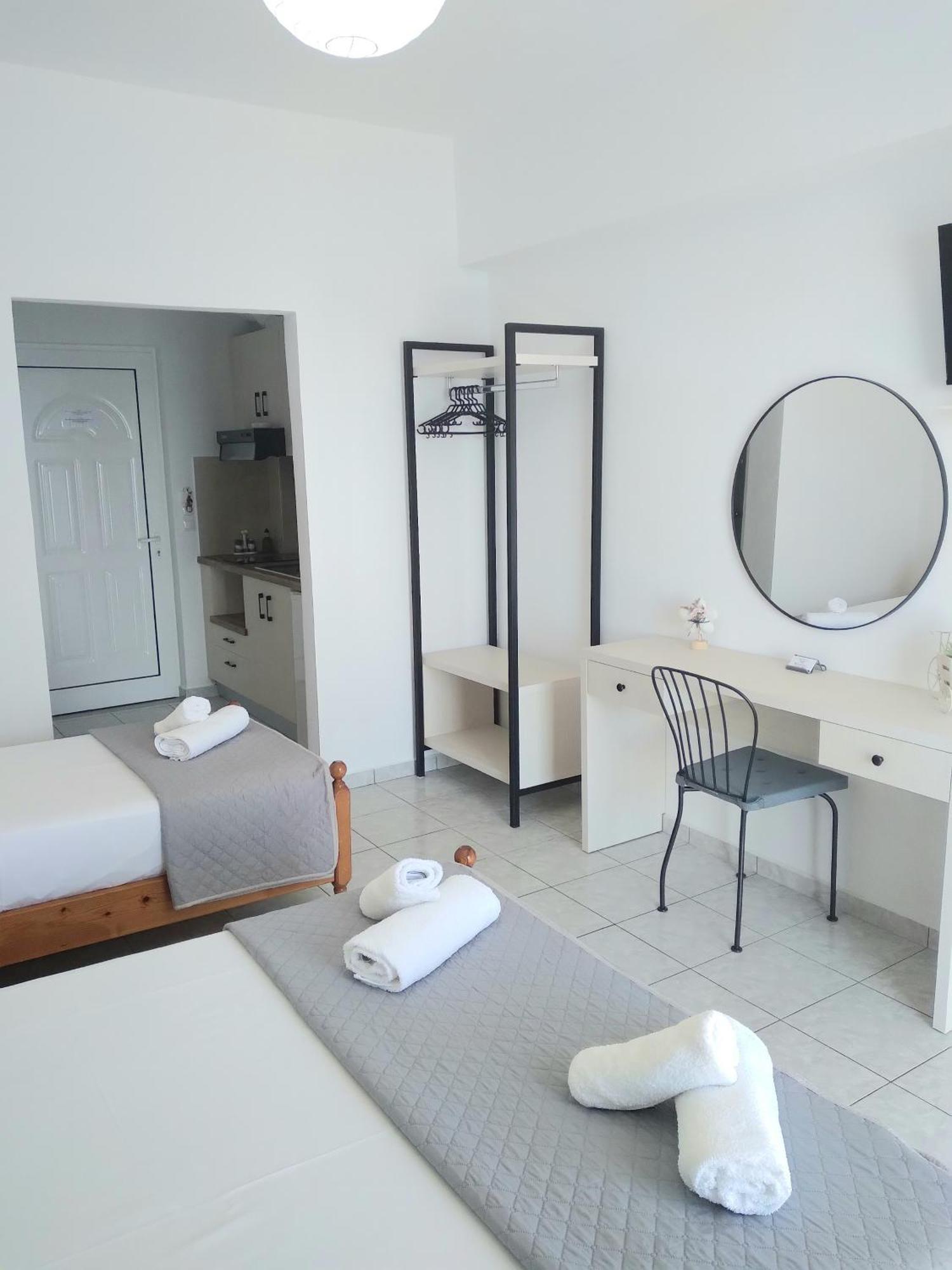 Nadim Rooms Himare Exterior photo
